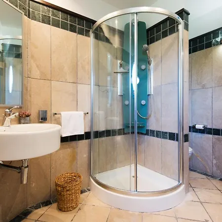 Ph Bellagio: Luxurious And Romantic Duplex Penthouse With Private Pool & Sea Views